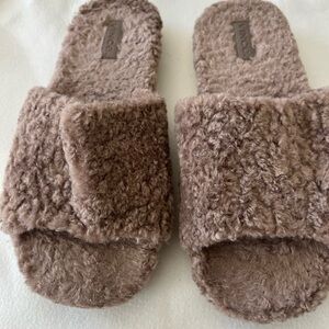 Vince Brown Plush Slippers Cozy Indoor Comfort